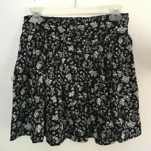 Forever XXI Floral Print Miniskirt Black & Cream